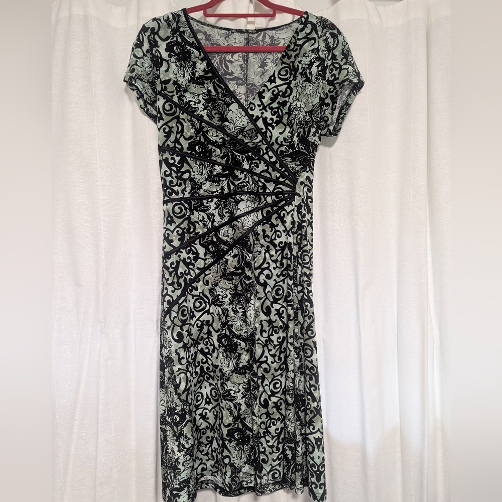 Elegant Black and Gray Floral Midi Dress